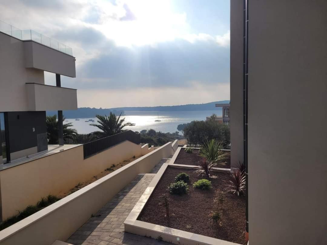 Panorama *